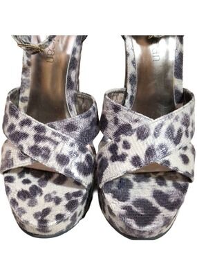 EUC-Cathy Jean Leopard Print Strappy Platform Wedge Ankle Strap Sandals Size 7